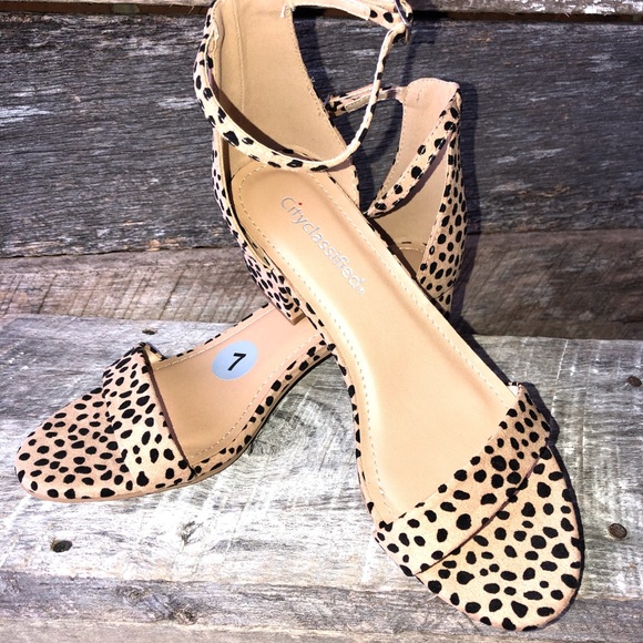 Cute Animal Print Block Heeled Sandals - Picture 2 of 8